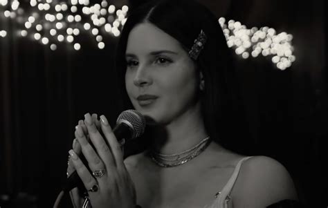 what kind of music does lana del rey sing and how has her influence evolved over the years?